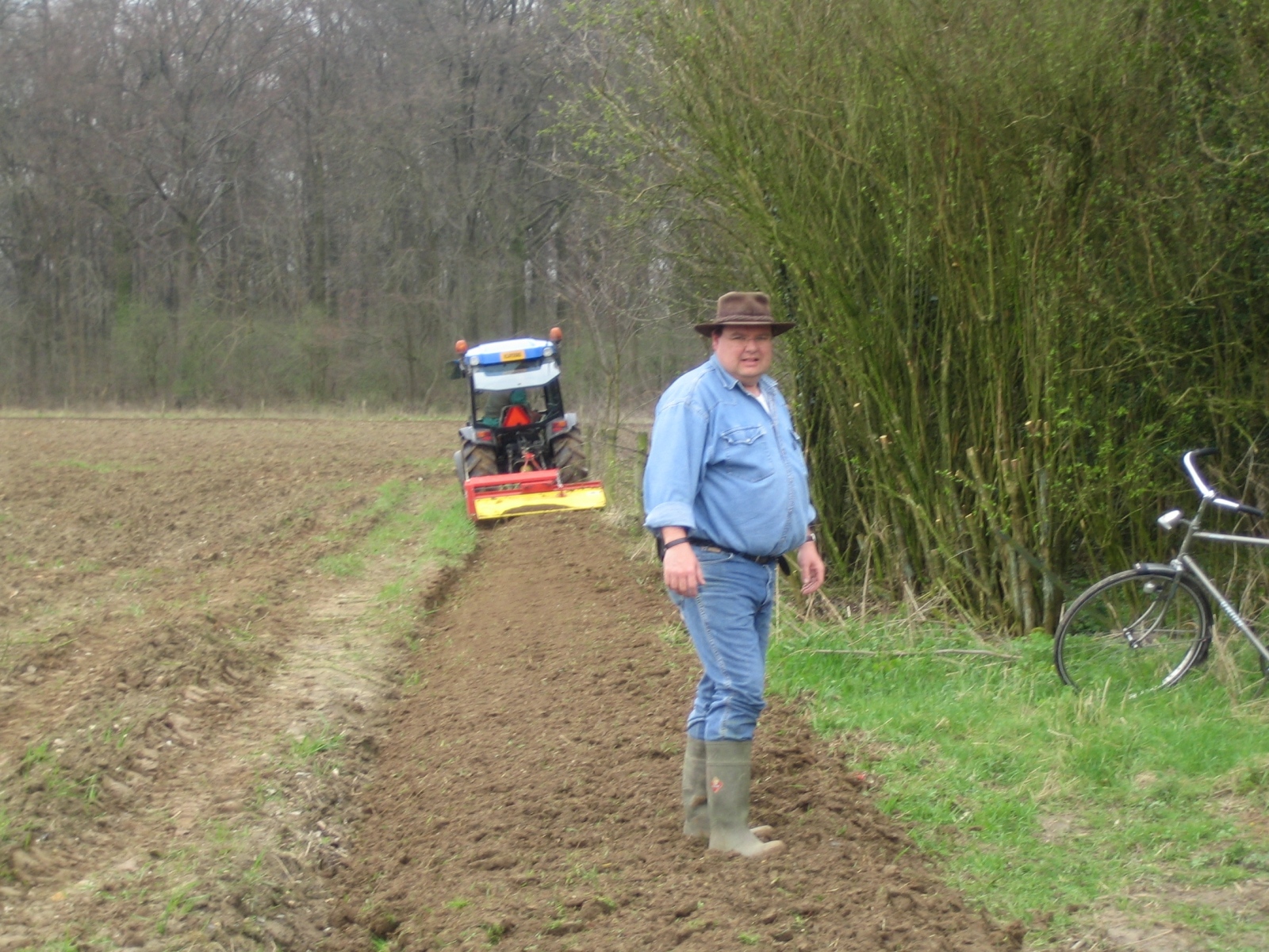 IMG_0828Jurgen Mingels op het nieuwe voetpat bij Hotsboom